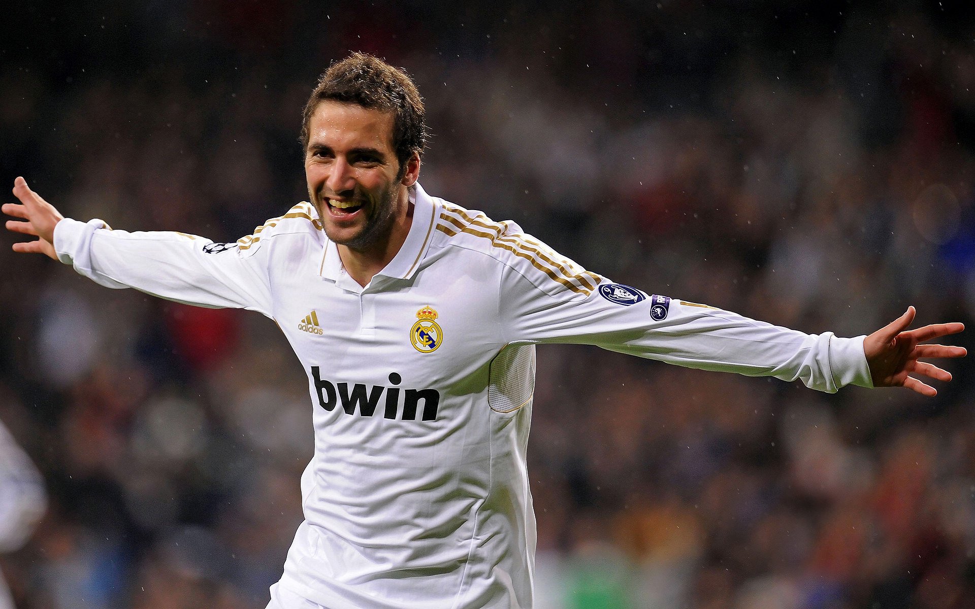 巴黎圣日耳曼终结加拿大世界杯征程,基耶萨攻防两端展现统治级表现