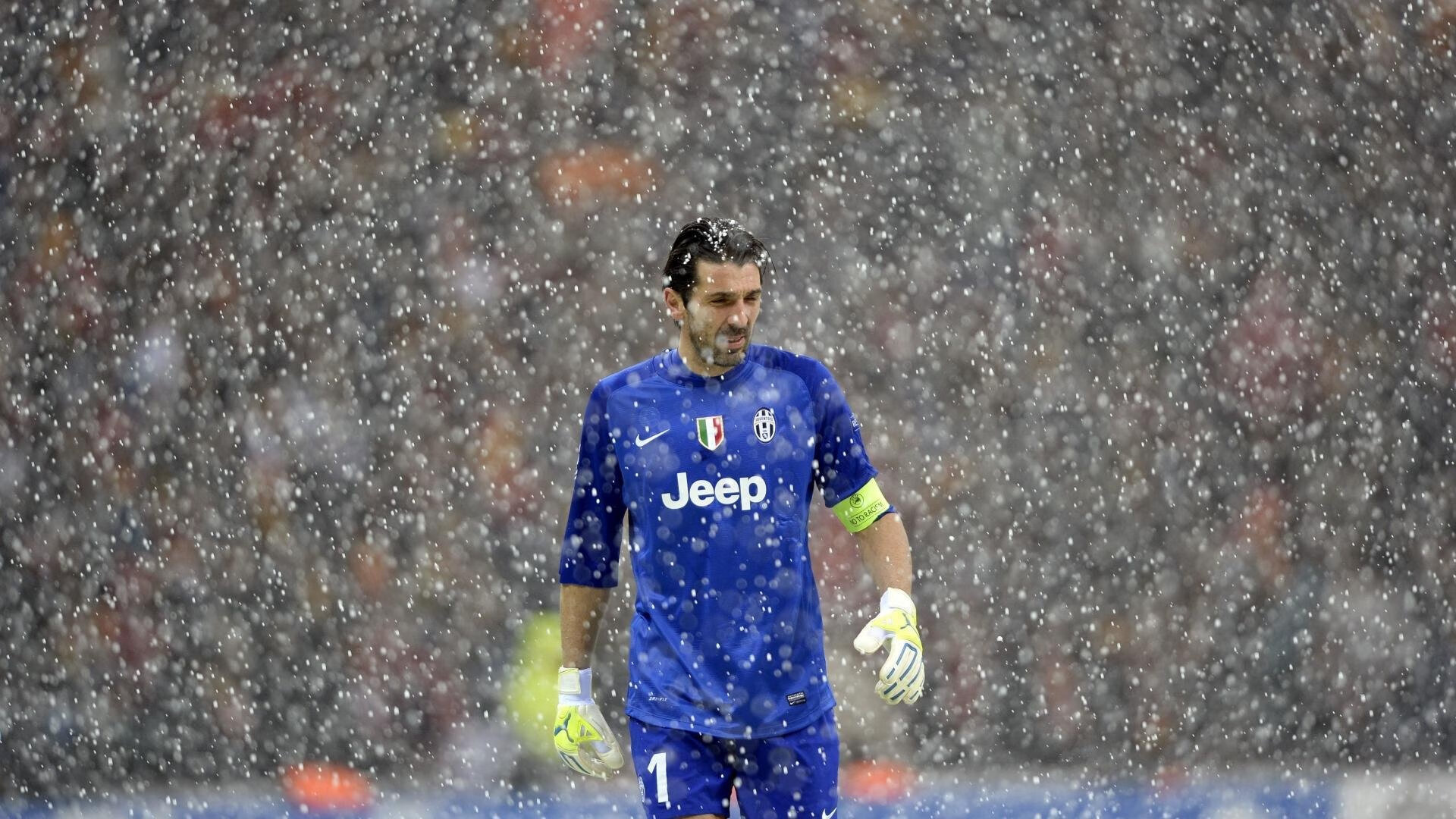 总决赛之夜，奥斯梅恩个人能力完全展现，书写历史新篇章